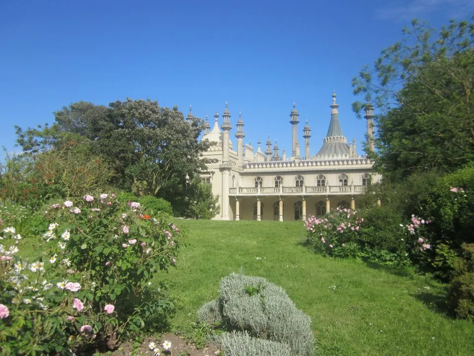 Shopping in The Lanes Brighton โ unique independent shops