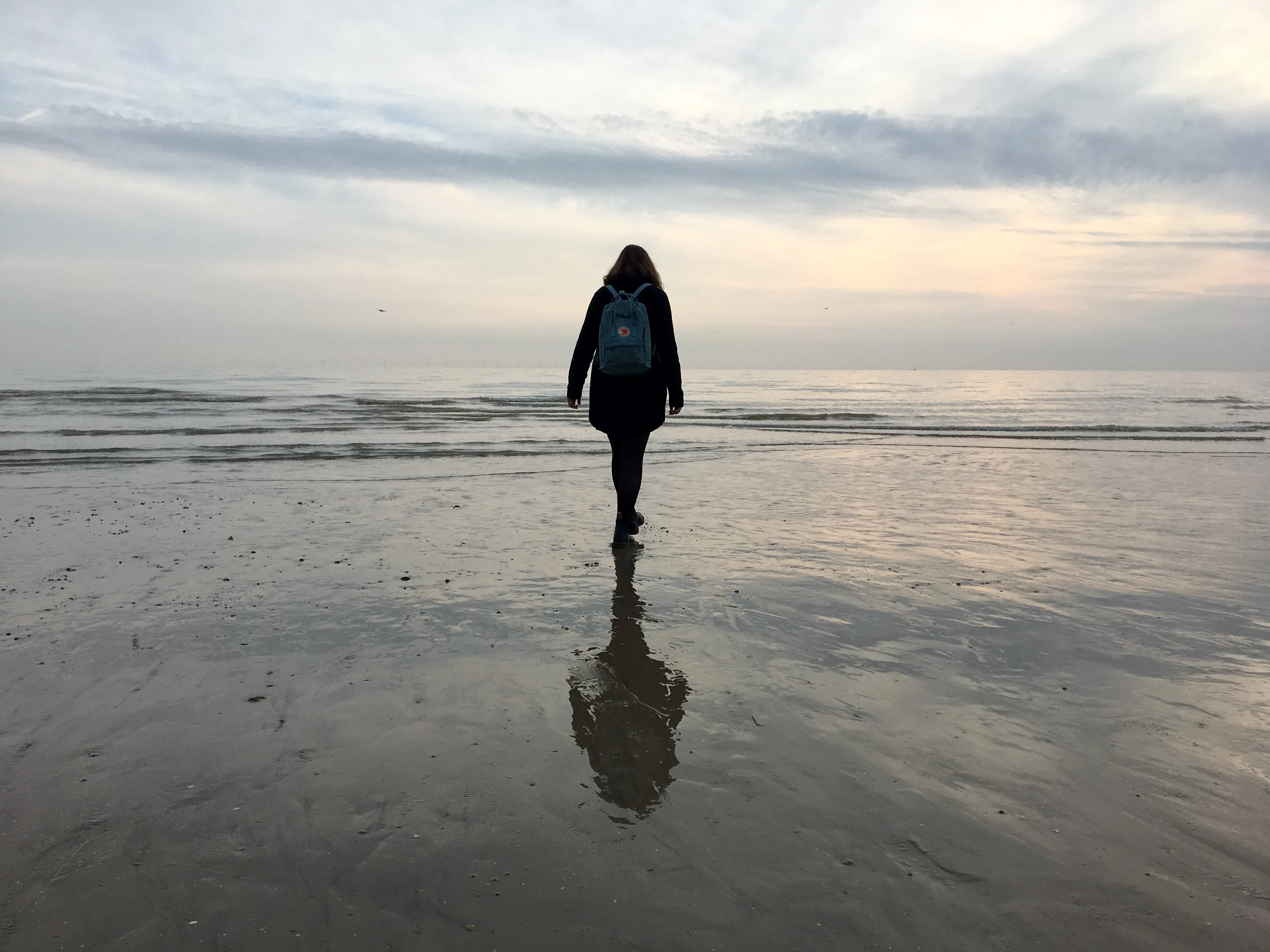 Relaxing walks along Brighton beach