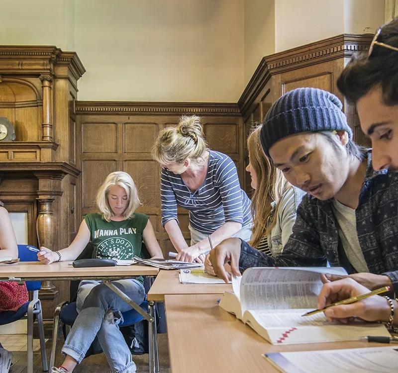 English courses Brighton for adults 16+ at Loxdale English Centre - learn English UK